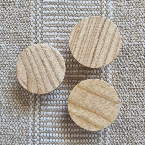 Ash wood knob - Walnut lane