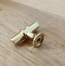 Load image into Gallery viewer, Golden pull - Walnut lane
