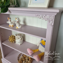 Load image into Gallery viewer, Protea - Walnut lane
